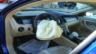 air bag replacement on 2013 ford taurus commercial fleet air bag repair from www.thecrashdoctor.com photo